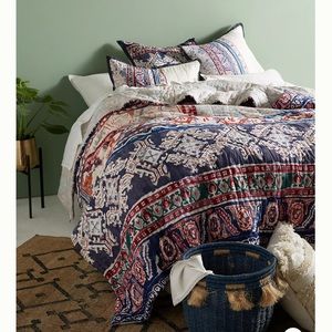 Anthropologie Risa queen quilt
